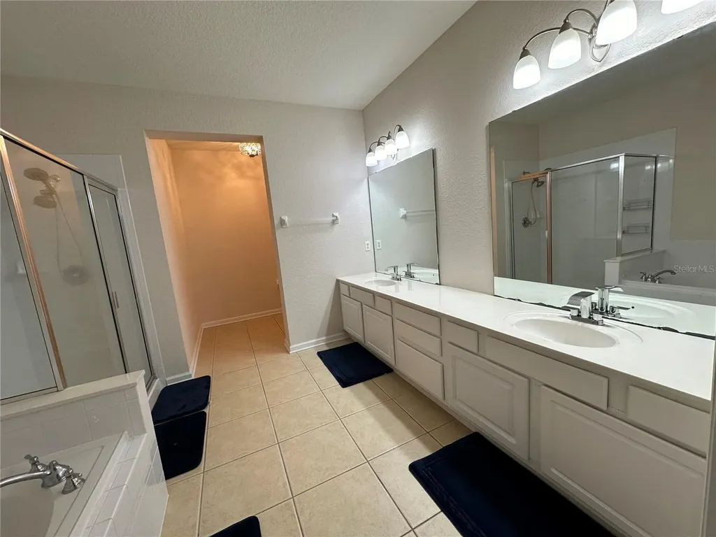 5049 Shoreway Loop Orlando FL 32819