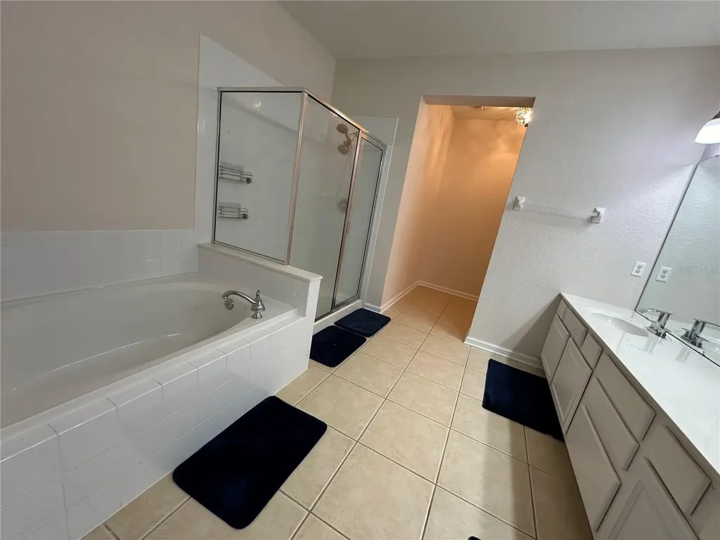 5049 Shoreway Loop Orlando FL 32819