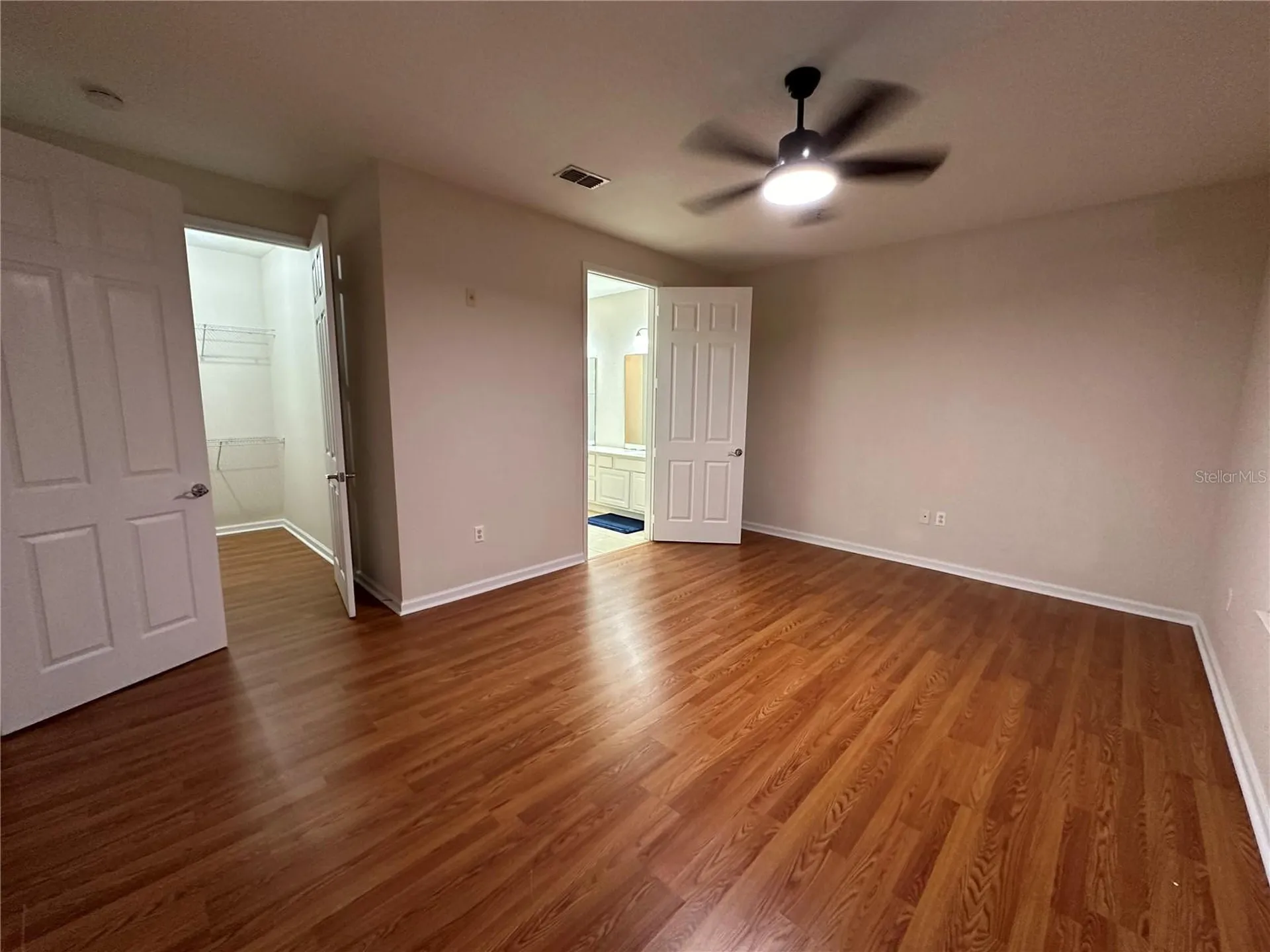 5049 Shoreway Loop Orlando FL 32819