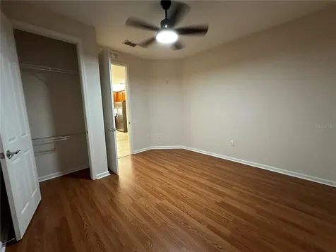 5049 Shoreway Loop Orlando FL 32819