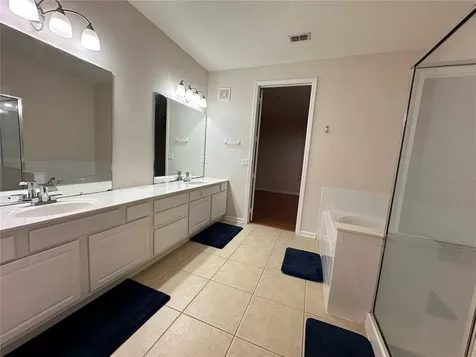 5049 Shoreway Loop Orlando FL 32819
