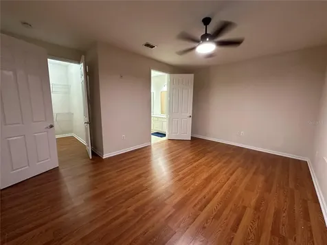 5049 Shoreway Loop Orlando FL 32819