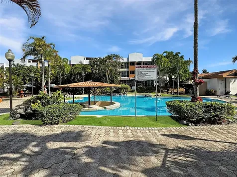 Cond Valles De Torrimar Boulevard Pedro Fullana Virella Guaynabo PR 00966