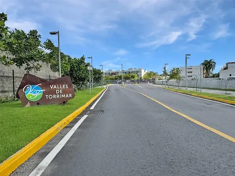 Cond Valles De Torrimar Boulevard Pedro Fullana Virella Guaynabo PR 00966
