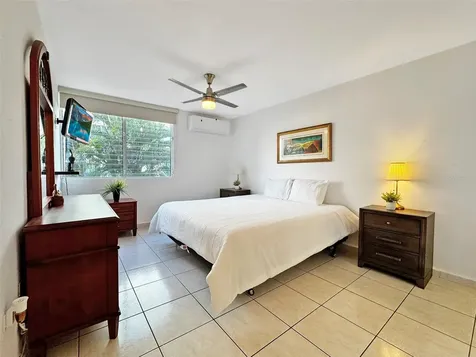 Cond Valles De Torrimar Boulevard Pedro Fullana Virella Guaynabo PR 00966