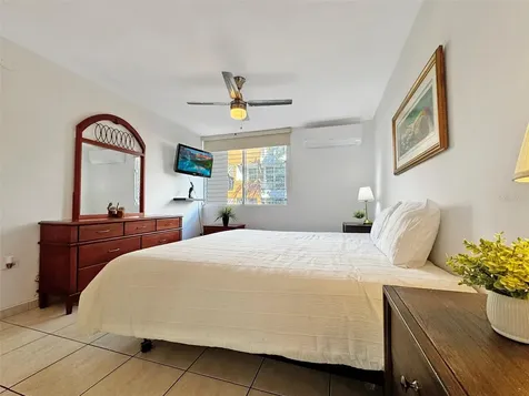 Cond Valles De Torrimar Boulevard Pedro Fullana Virella Guaynabo PR 00966