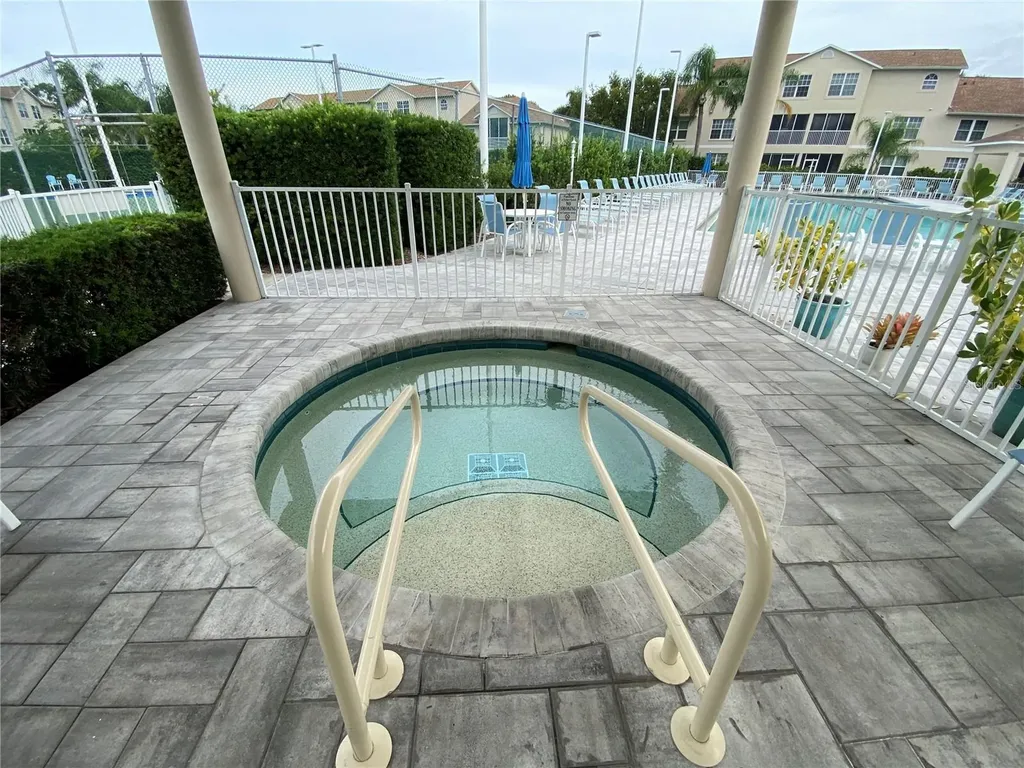 8315 Glenrose Way Sarasota FL 34238