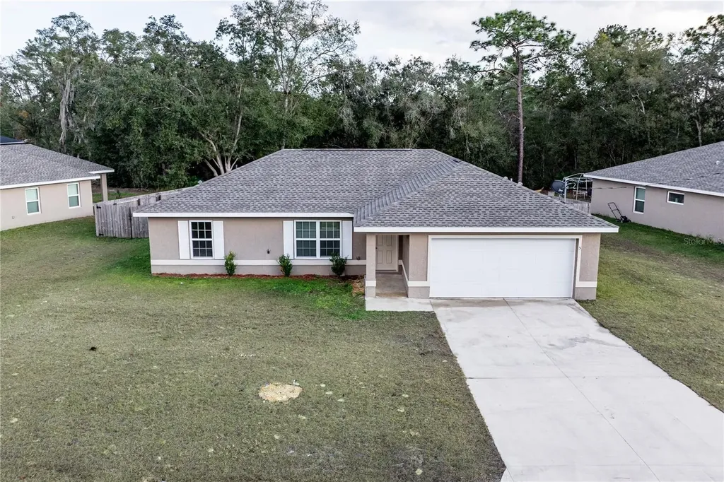 5 Malauka Radial Circle Ocklawaha FL 32179