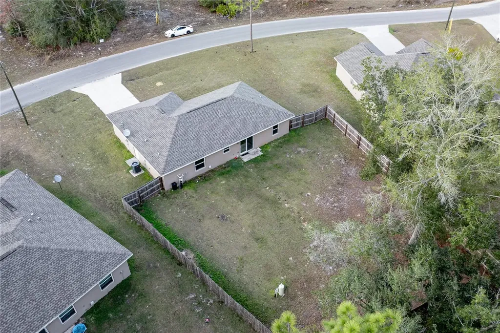 5 Malauka Radial Circle Ocklawaha FL 32179