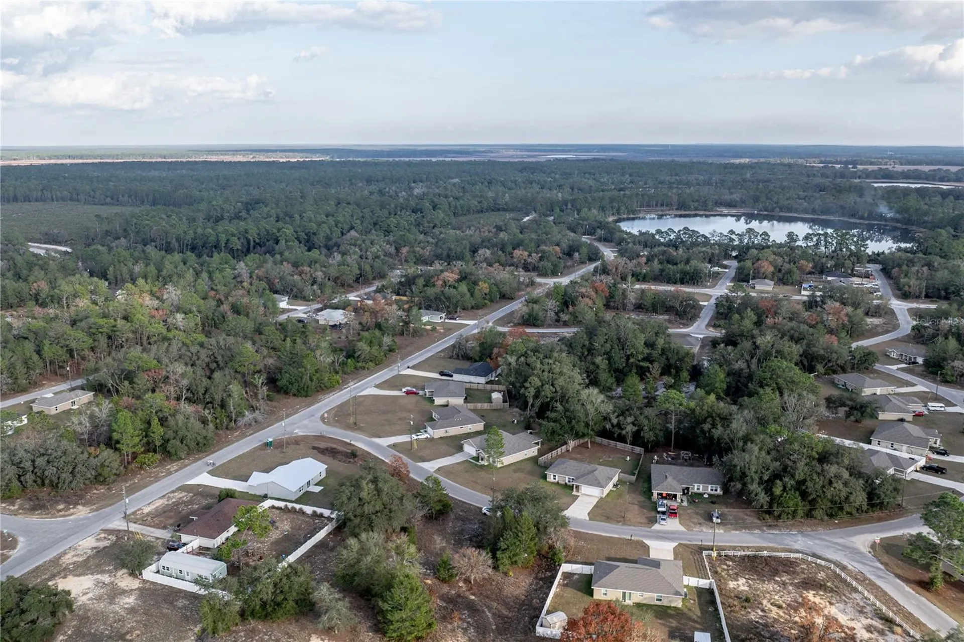 5 Malauka Radial Circle Ocklawaha FL 32179
