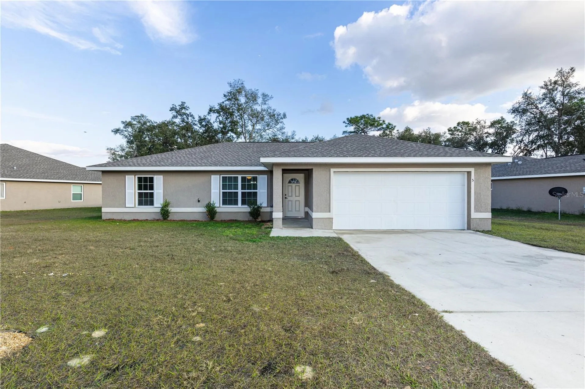 5 Malauka Radial Circle Ocklawaha FL 32179