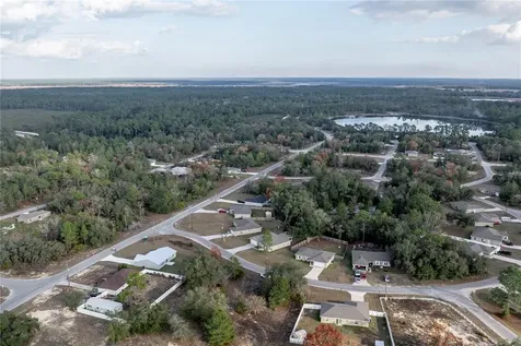 5 Malauka Radial Circle Ocklawaha FL 32179