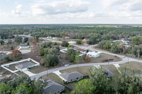 5 Malauka Radial Circle Ocklawaha FL 32179