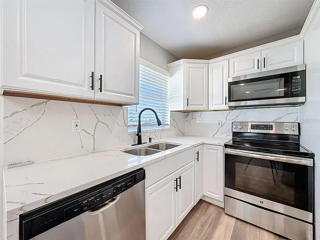 9161 Royal Palm Avenue New Port Richey FL 34654