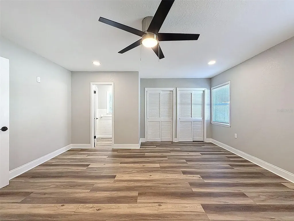 9161 Royal Palm Avenue New Port Richey FL 34654