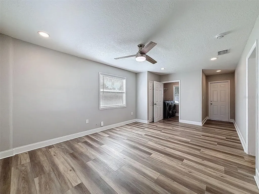 9161 Royal Palm Avenue New Port Richey FL 34654