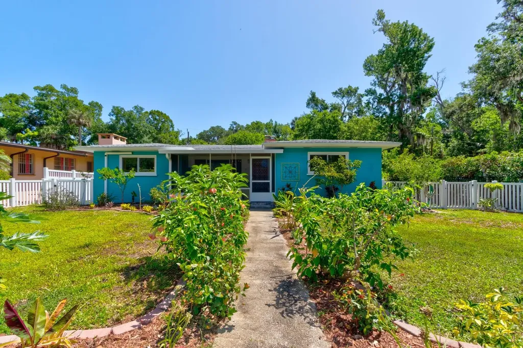 357 S Seneca Boulevard Daytona Beach FL 32114