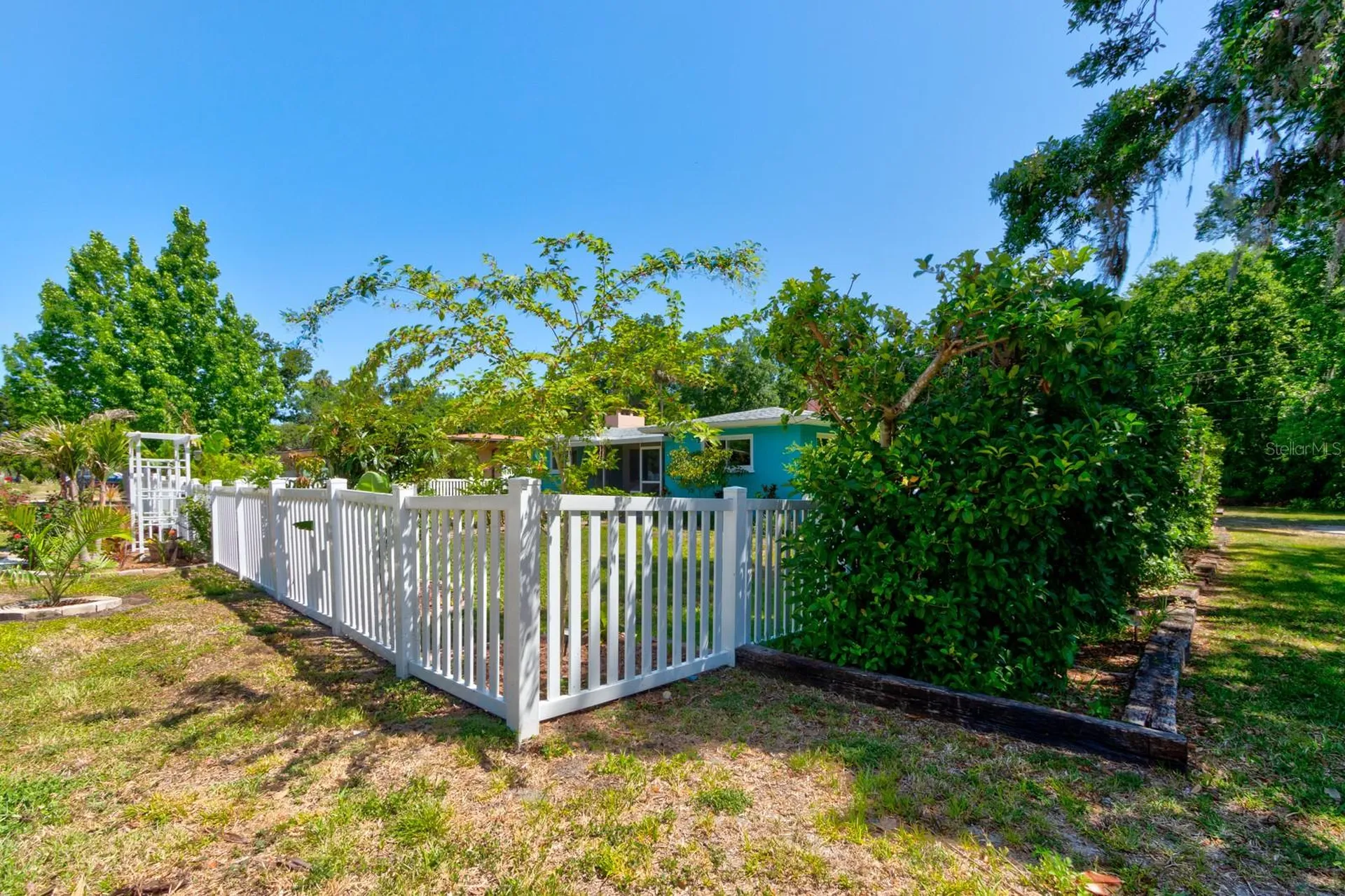 357 S Seneca Boulevard Daytona Beach FL 32114