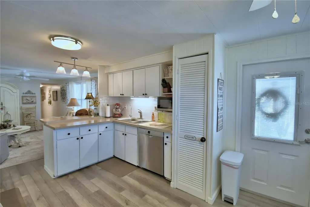 141 Paradise Lane Auburndale FL 33823