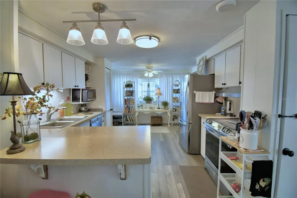 141 Paradise Lane Auburndale FL 33823