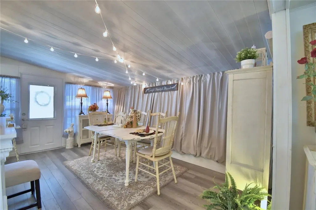 141 Paradise Lane Auburndale FL 33823
