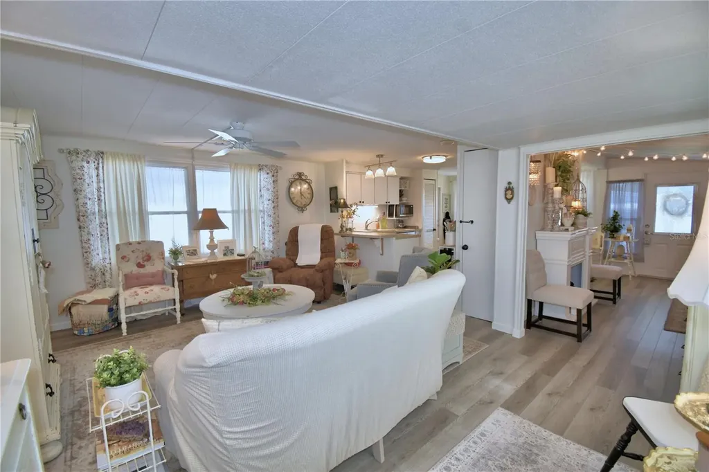141 Paradise Lane Auburndale FL 33823