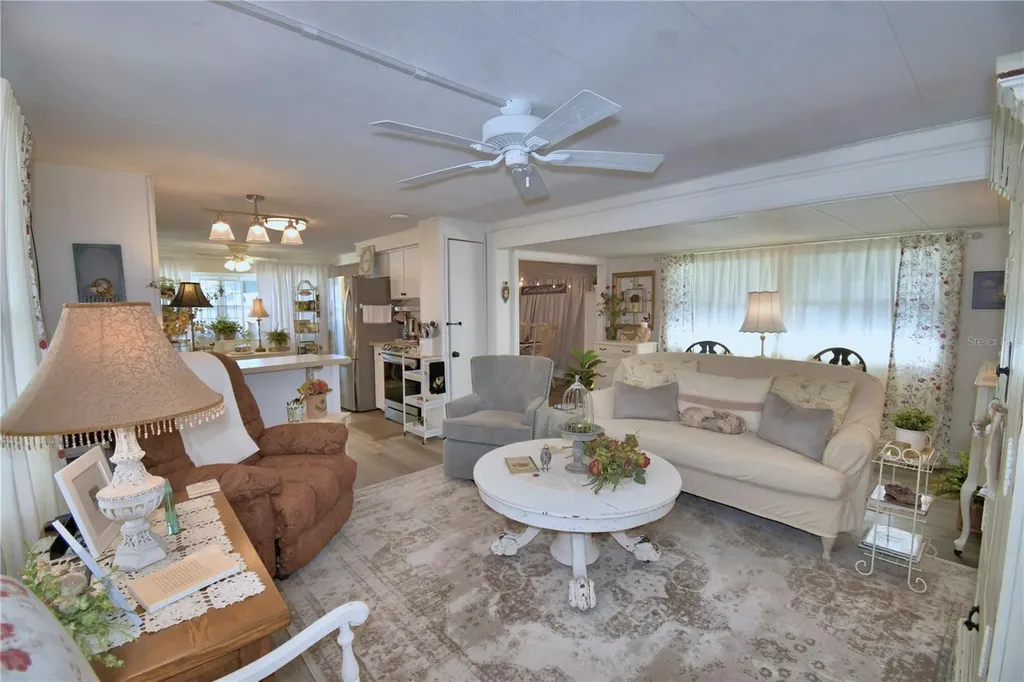141 Paradise Lane Auburndale FL 33823