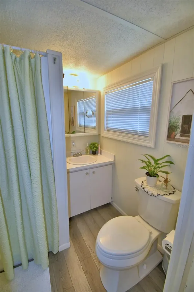 141 Paradise Lane Auburndale FL 33823