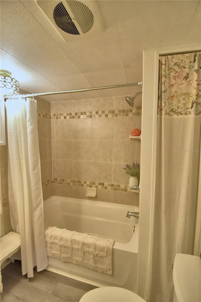 141 Paradise Lane Auburndale FL 33823