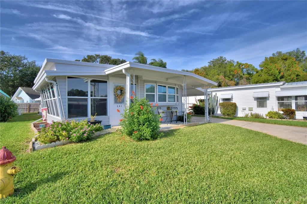 141 Paradise Lane Auburndale FL 33823