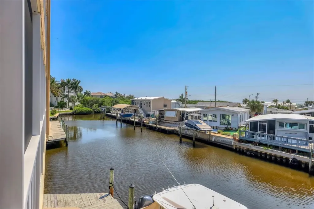 1714 69th Avenue W Bradenton FL 34207