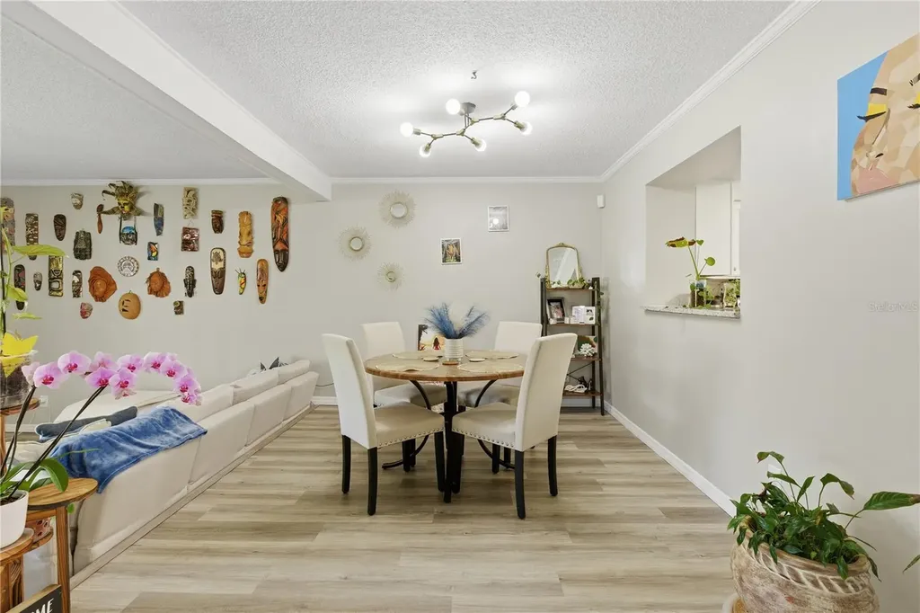 654 Lake Villas Drive Altamonte Springs FL 32701