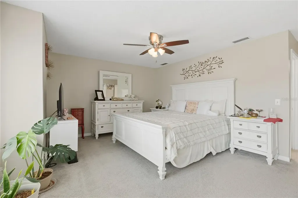 654 Lake Villas Drive Altamonte Springs FL 32701