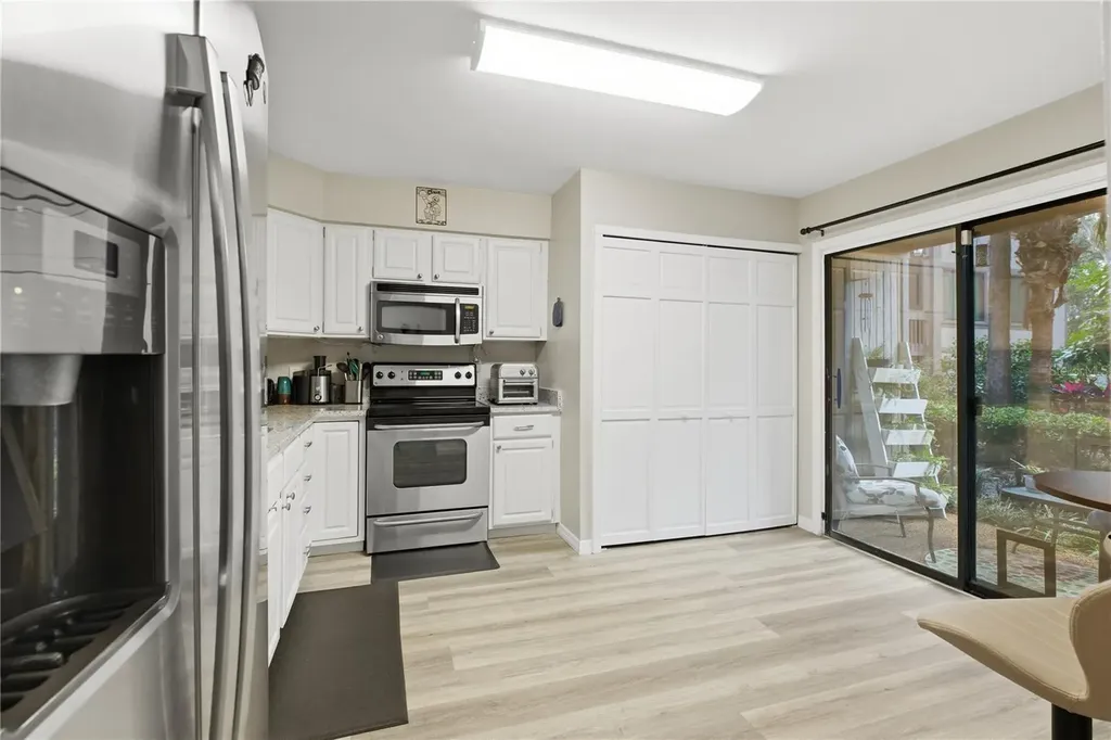654 Lake Villas Drive Altamonte Springs FL 32701