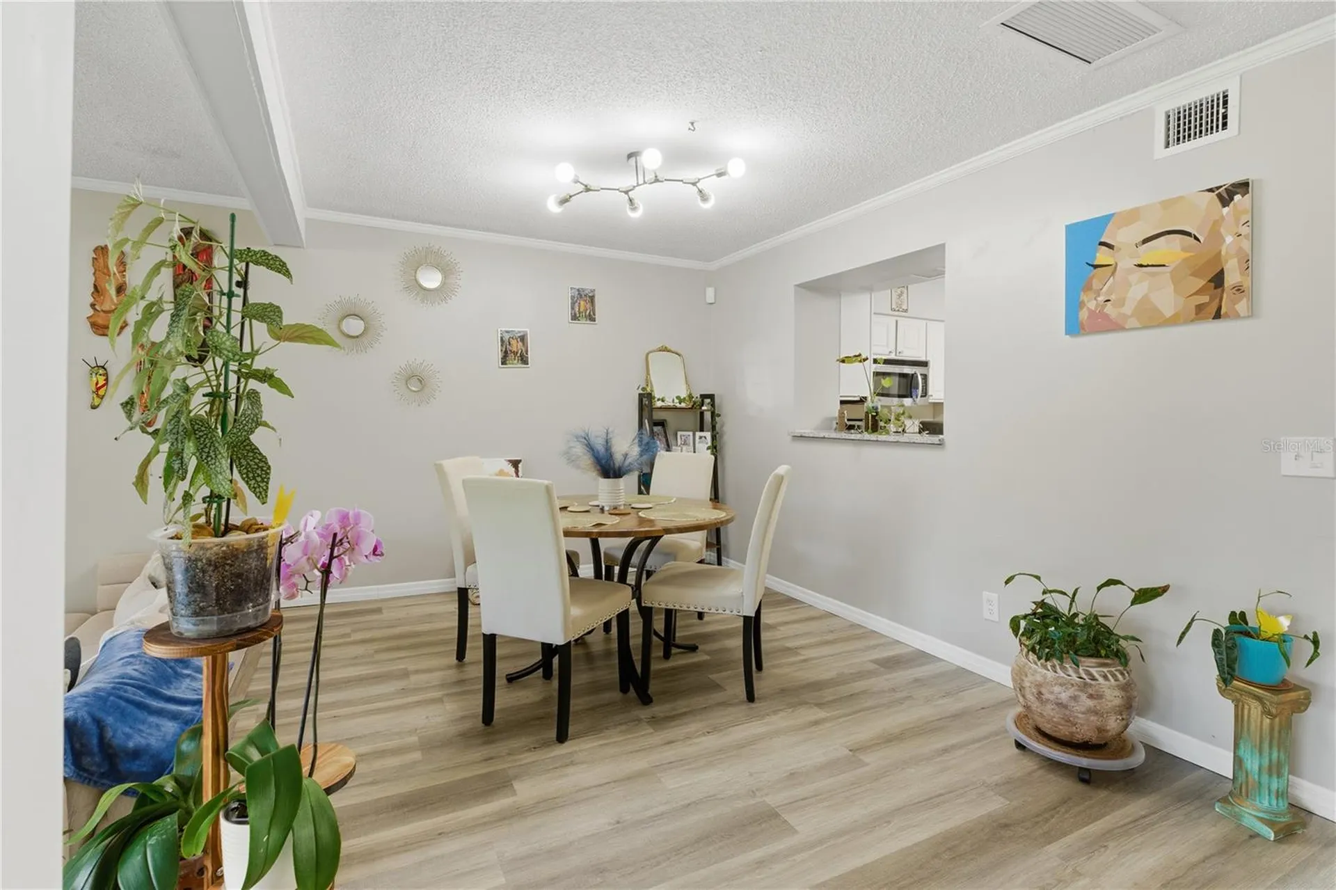 654 Lake Villas Drive Altamonte Springs FL 32701