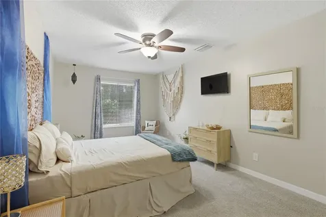 654 Lake Villas Drive Altamonte Springs FL 32701
