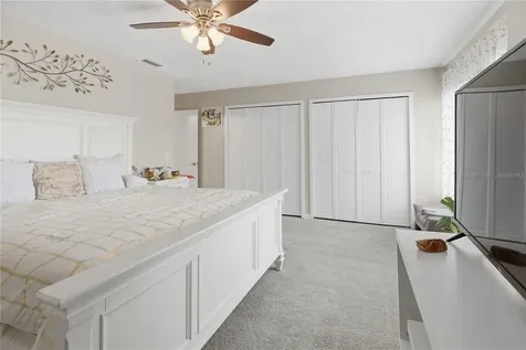 654 Lake Villas Drive Altamonte Springs FL 32701