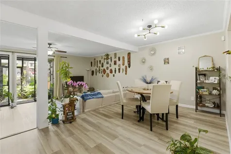 654 Lake Villas Drive Altamonte Springs FL 32701