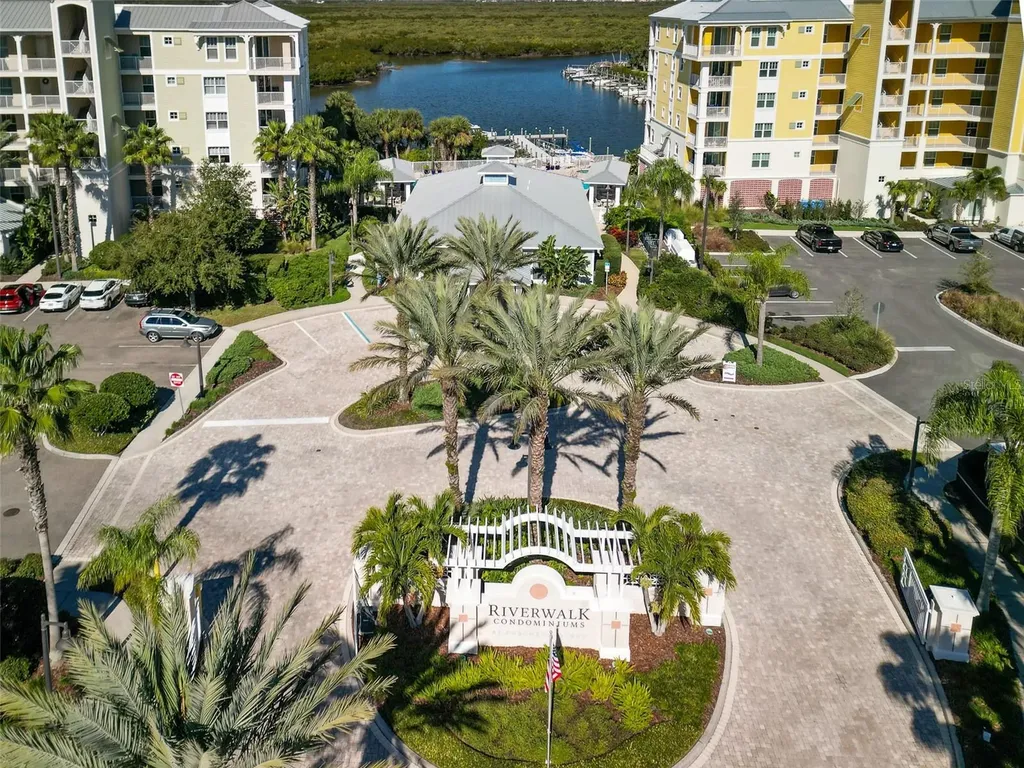 4 Riverwalk Drive New Smyrna Beach FL 32169