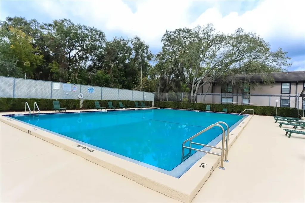 4009 Nestle Oaks Place Tampa FL 33613