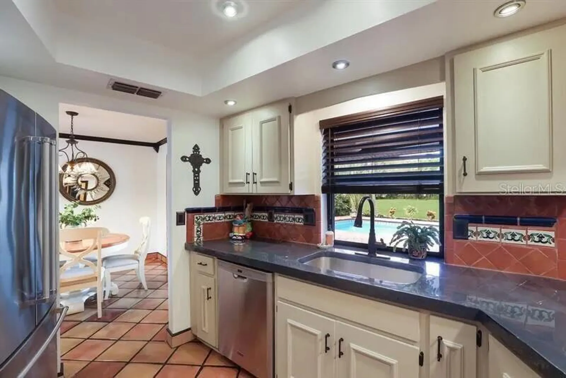 2077 Racimo Drive Sarasota FL 34240