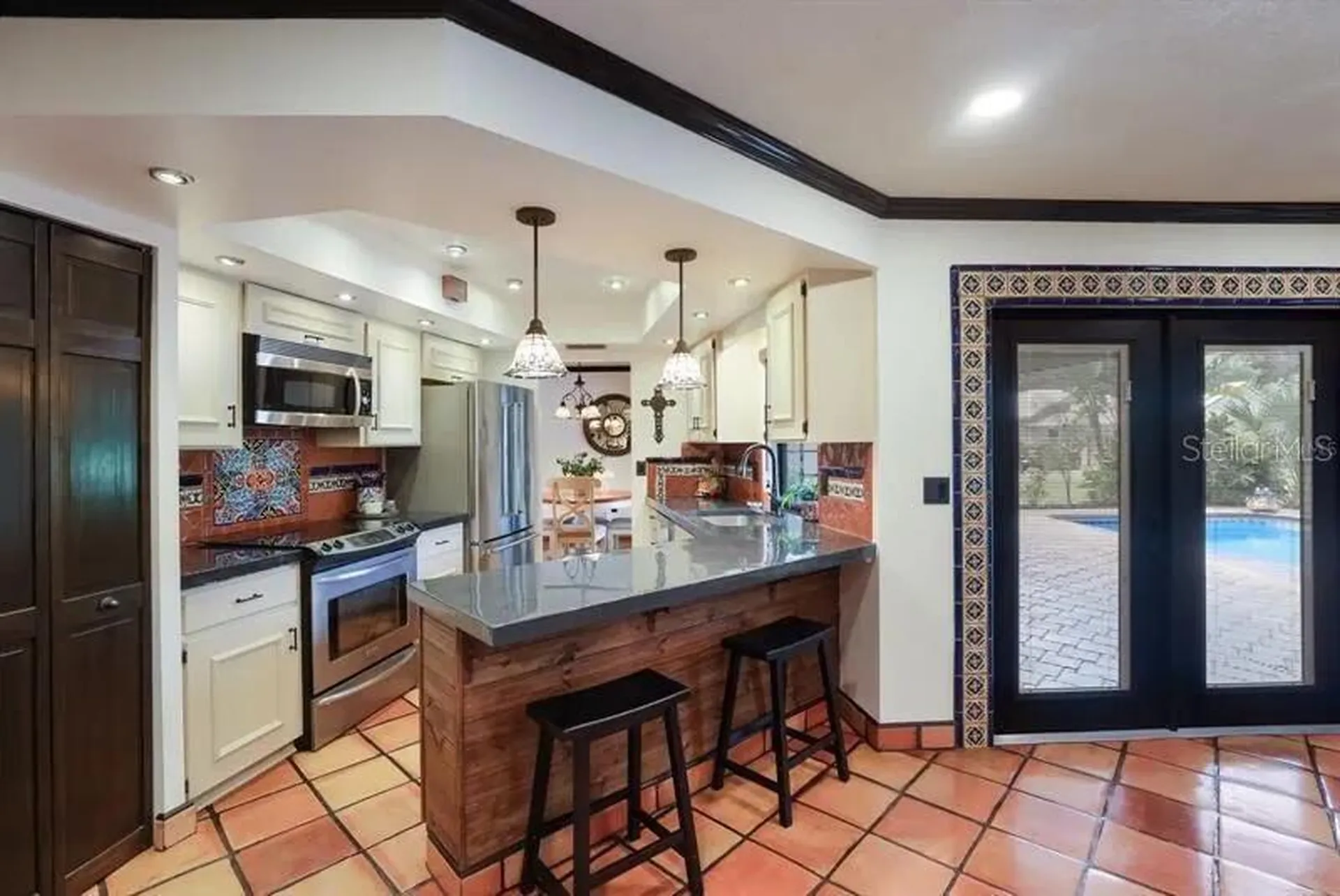2077 Racimo Drive Sarasota FL 34240