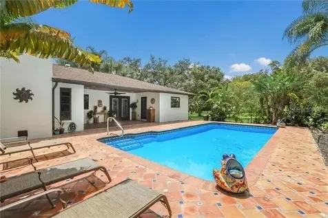 2077 Racimo Drive Sarasota FL 34240