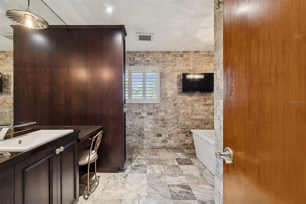 401 Old Mill Pond Road Palm Harbor FL 34683