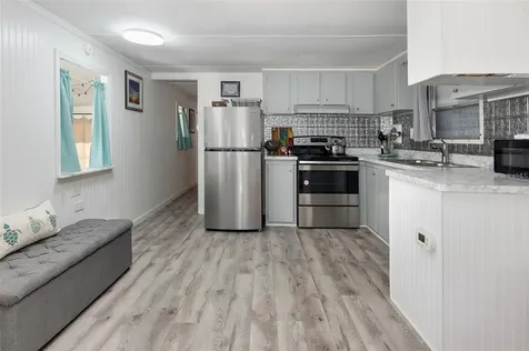 4086 72nd Way N St Petersburg FL 33709