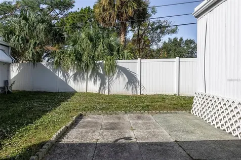 4086 72nd Way N St Petersburg FL 33709