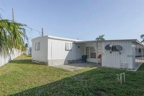 4086 72nd Way N St Petersburg FL 33709