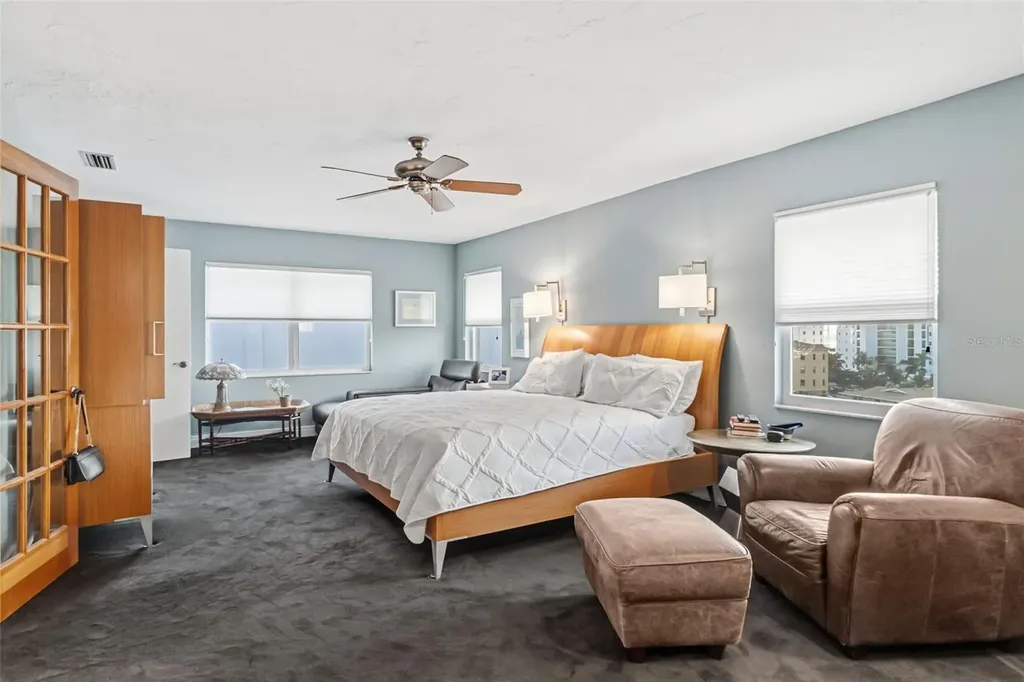 660 Golden Gate Point Sarasota FL 34236