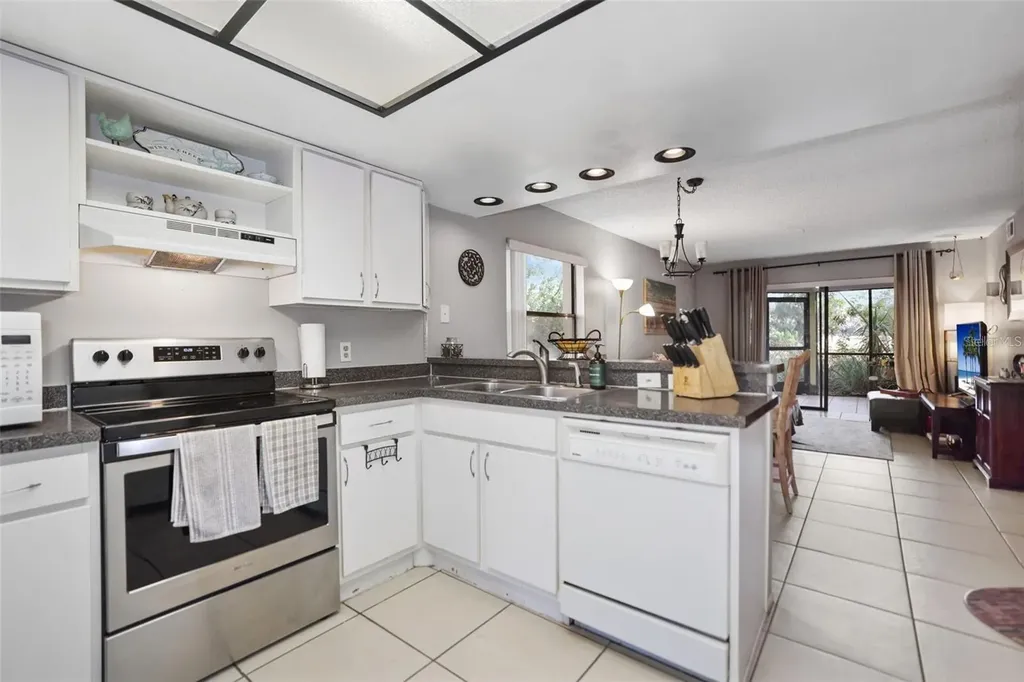 113 Woodlake Wynde Oldsmar FL 34677