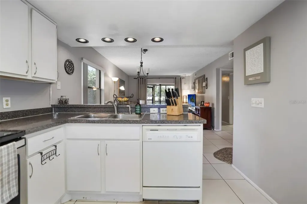 113 Woodlake Wynde Oldsmar FL 34677